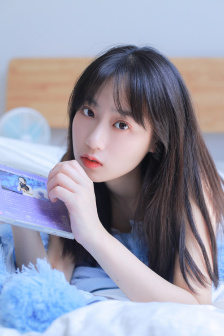 一对白花花的大馒头